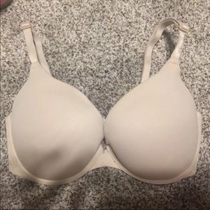 32dd Victoria Secret nude push up bra